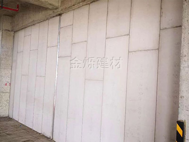 輕質(zhì)隔墻板